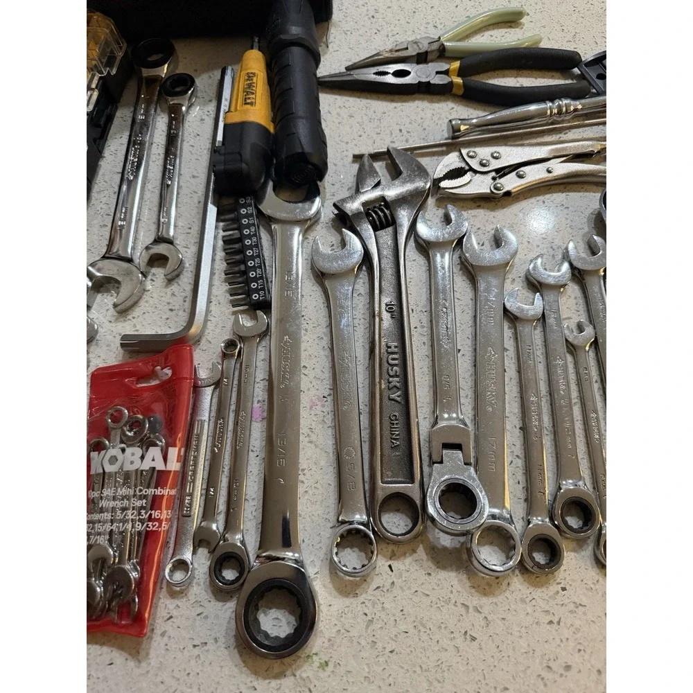 39 Pc Mix Tools‎ With DeWalt Bag